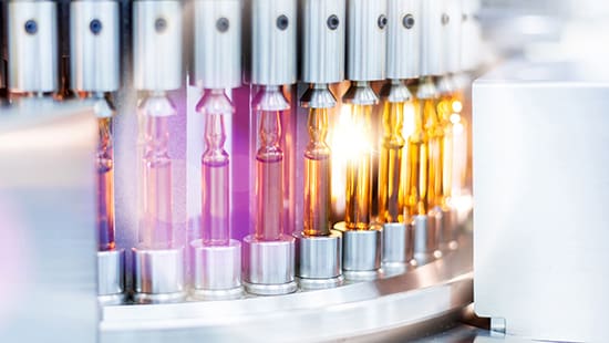Vials filling in a cleanroom